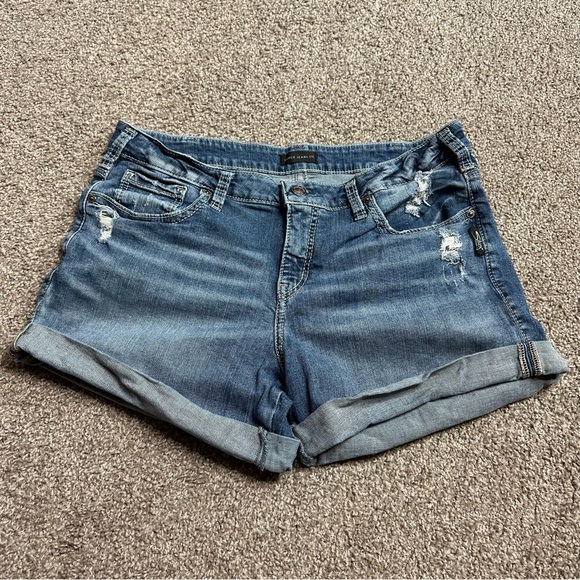 Silver Jeans Women's Distressed Blue Jean Shorts 🕊️ - Picture 1 of 4